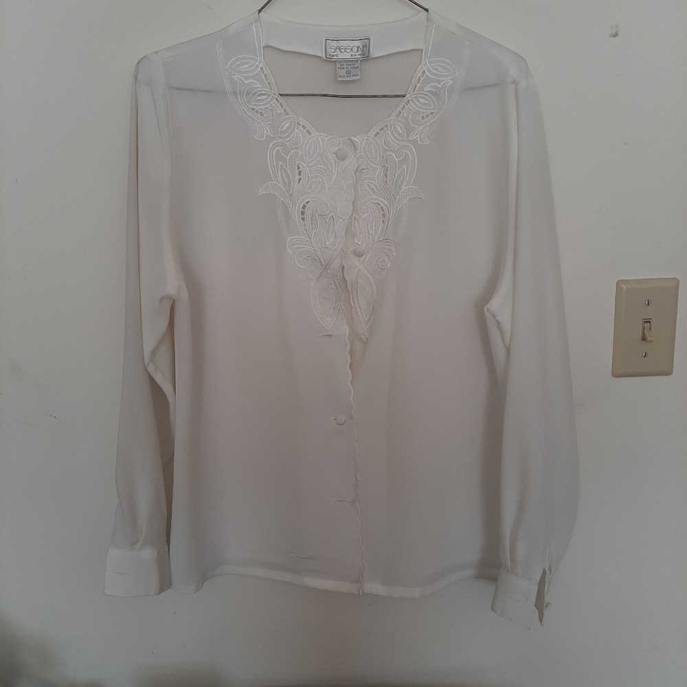 Sasson white button down blouse size 6